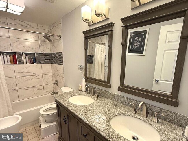 Building Photo - 4743 Pomegranate Ct