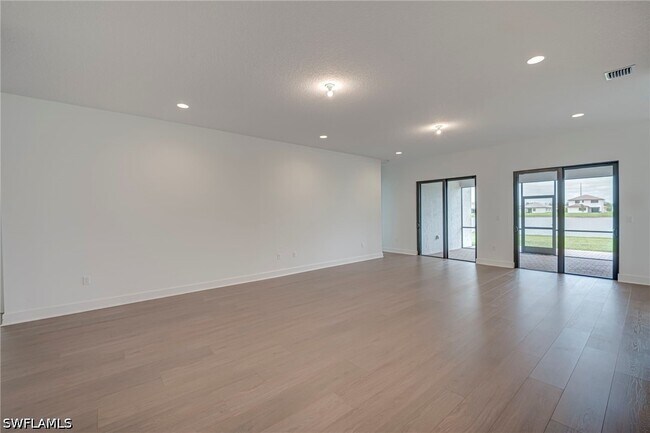 Building Photo - 5114 Panella Ave