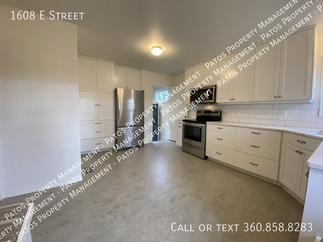 Building Photo - 1608 E St