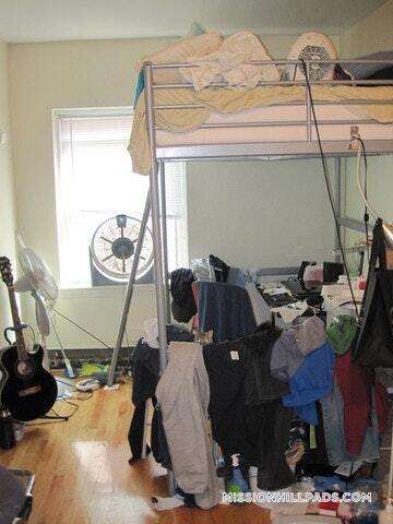 Building Photo - 10 Wait St