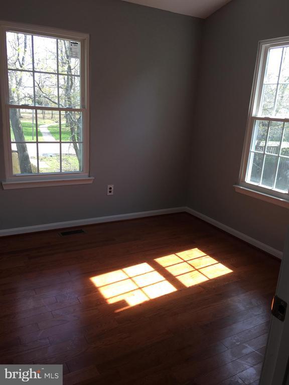 Building Photo - 4070 Bluebird Dr