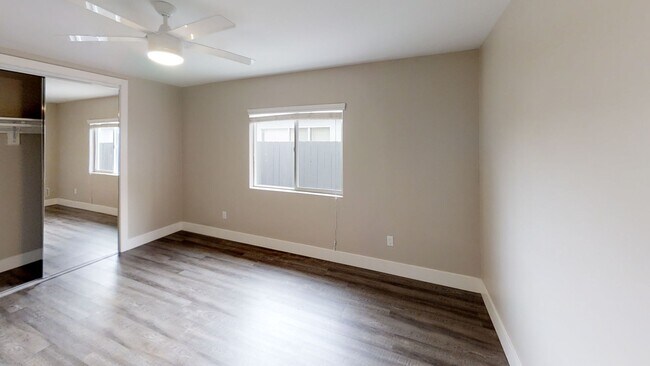 Building Photo - 5578 Mary Ln Dr