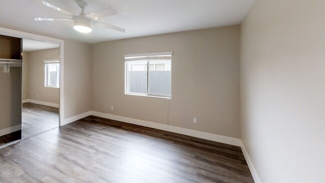Building Photo - Usually rents to 6-12 people! Renovated, L...
