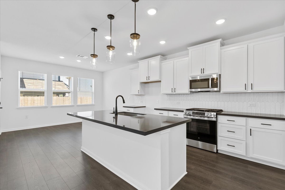 Building Photo - 15600 Nola Ct
