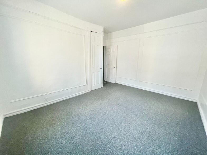 Building Photo - 2511 Cruger Ave