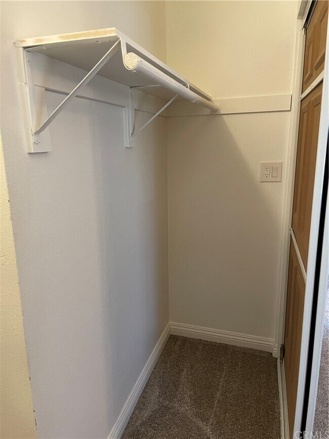 Building Photo - 139 Sinclair Ave