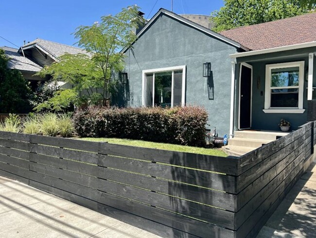 Primary Photo - East Sacramento Home | 2 bed 2 bath