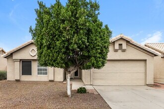 Building Photo - 252 W Wahalla Ln