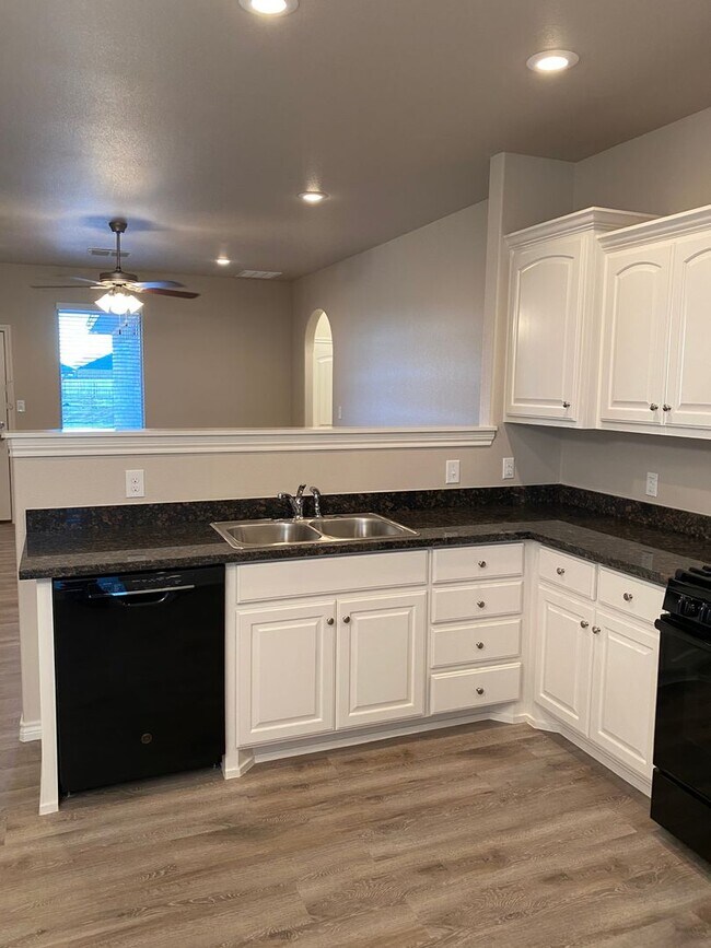 Building Photo - Beautiful Custom Brick Home "The Remington" Open Concept with huge backyard! JULY 1ST!