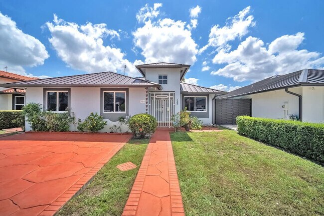 Building Photo - 909 NW 135th Ct