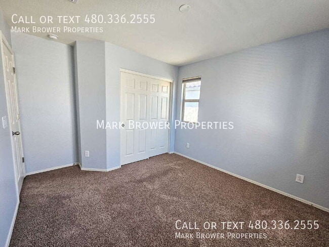 Building Photo - 8964 W Northview Ave