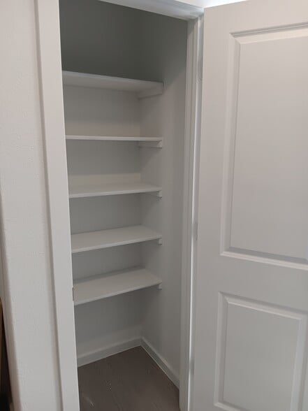 Pantry - 20336 Red Coral