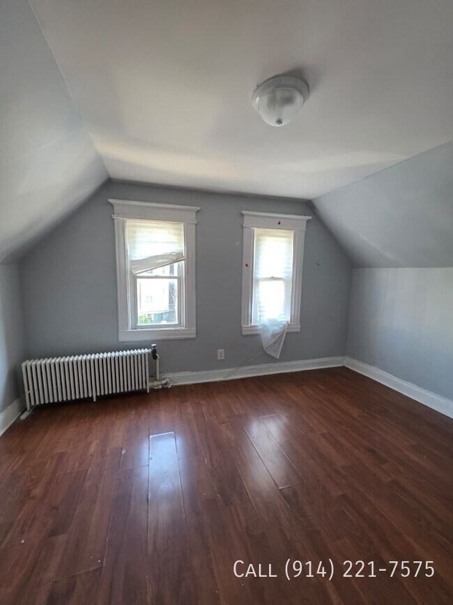 Building Photo - 151 Linden St