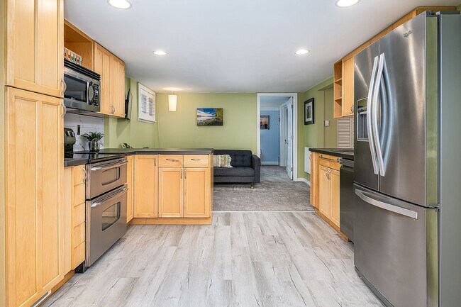 Building Photo - 7638 Winona Ave N