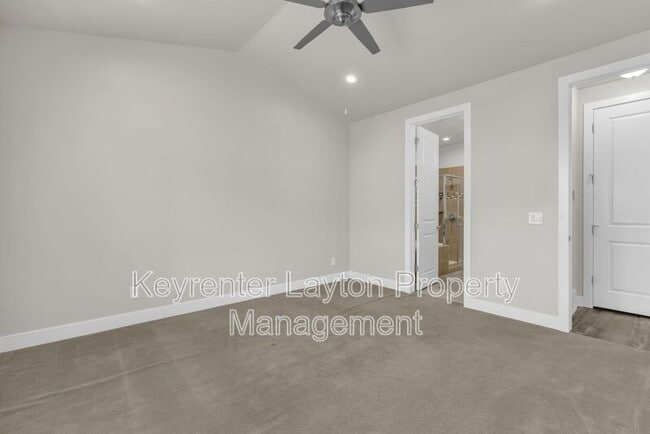 Building Photo - 1447 E Daylily Ct