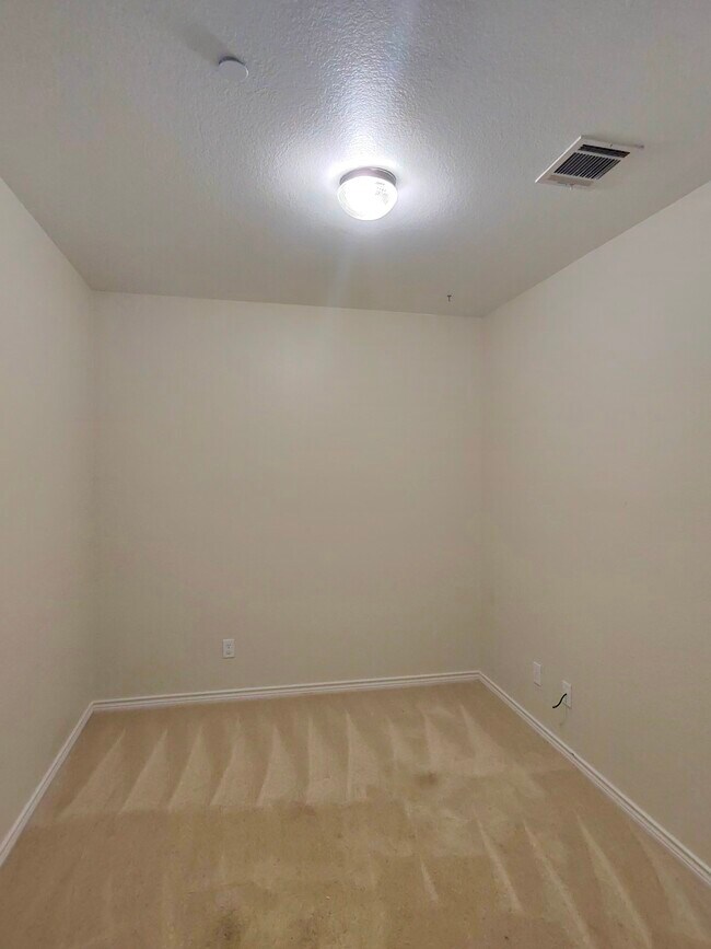 Building Photo - 6072 Pisa Ln