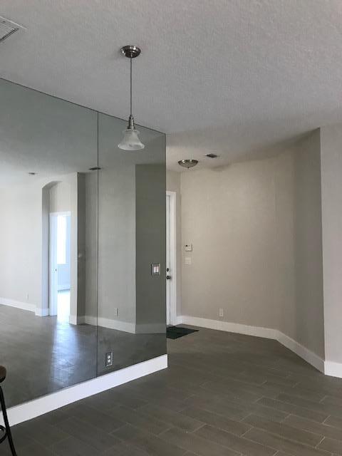 Building Photo - 10914 Oak Bend Way