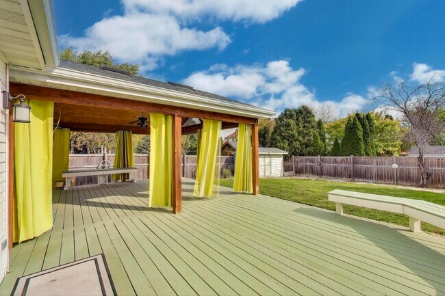 Building Photo - 2706 Steamboat Cir