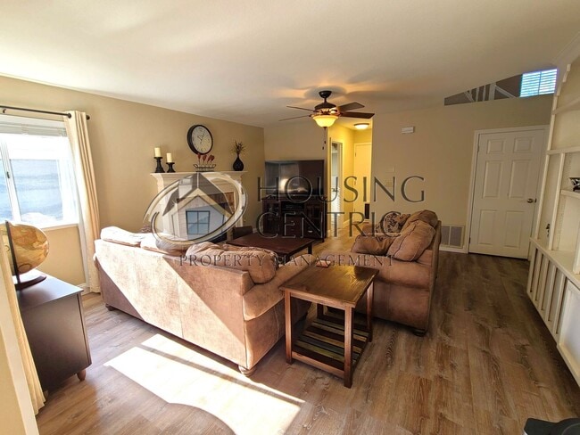 Building Photo - Executive Folsom Rental EXCELLENT Location and a POOL!