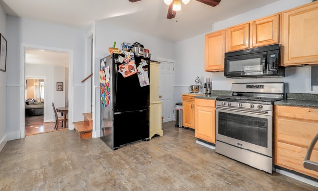 Building Photo - Stunning & Spacious 3 Bed/2 Bath Hampden Home - Fenced Backyard!