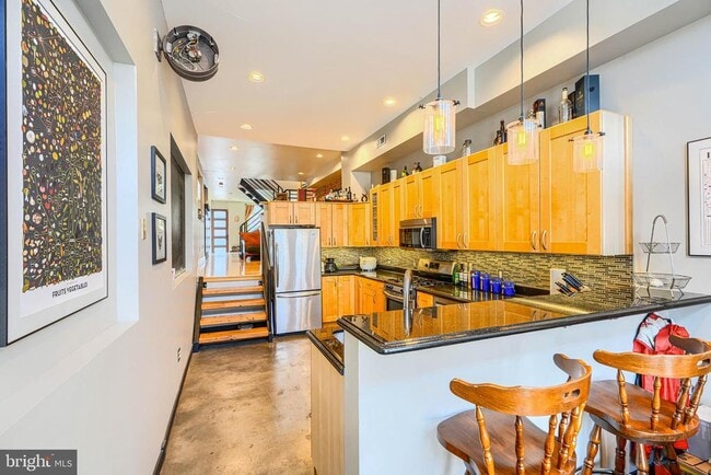 Building Photo - 542 E Clement St