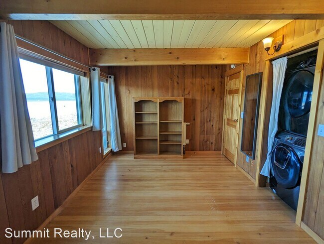 Building Photo - 3 br, 1.5 bath House - 17095 Glacier Hwy