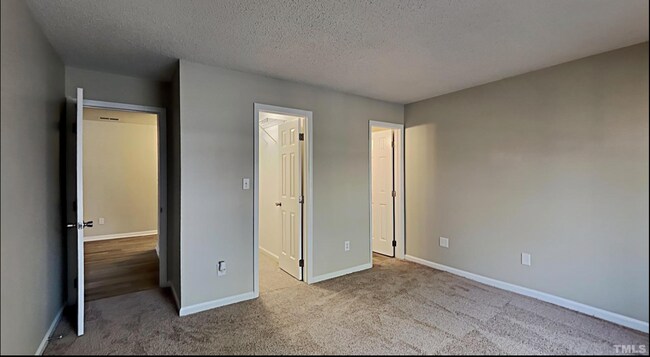 Building Photo - 600 Audubon Lake Dr