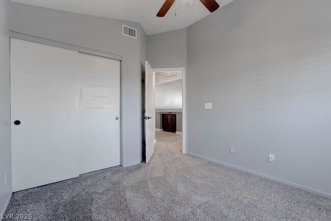 Building Photo - 879 Cozy Valley St