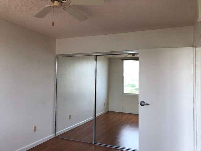 Building Photo - Breathtaking mountain view, 1 bdrm, 1 bath...