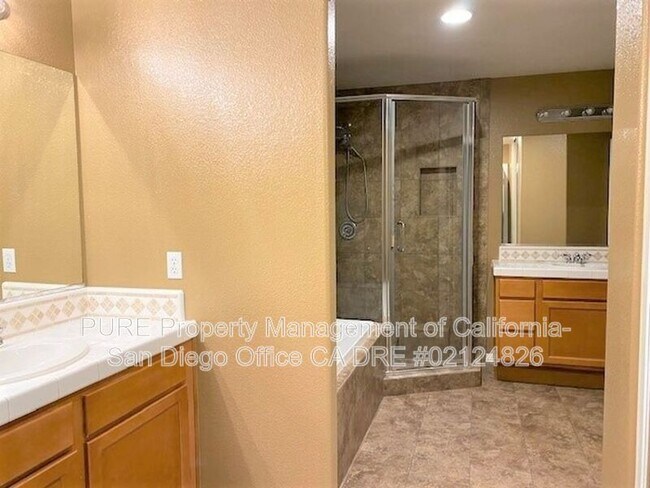 Building Photo - 1073 Princess Kyra Pl