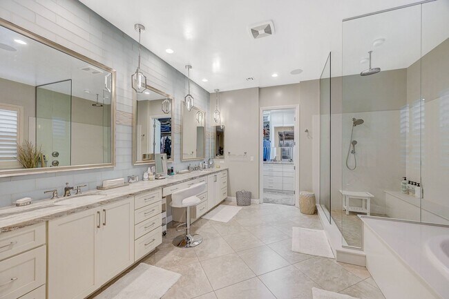 Building Photo - Private Cul-de-Sac Estate in Gated Summerlin with Pool, Spa & Outdoor Living