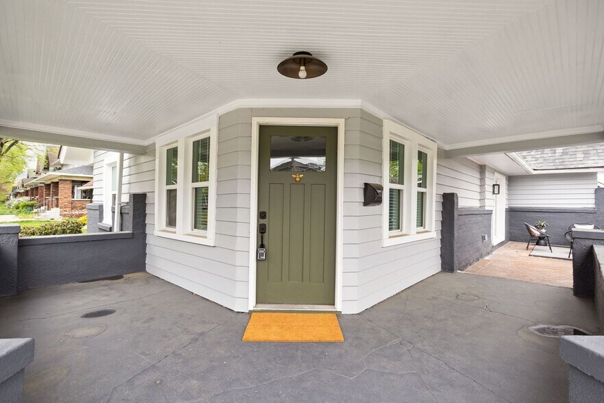 Building Photo - 4001 Broadway St