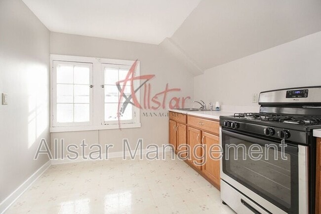 Building Photo - 1622 Northland Ave