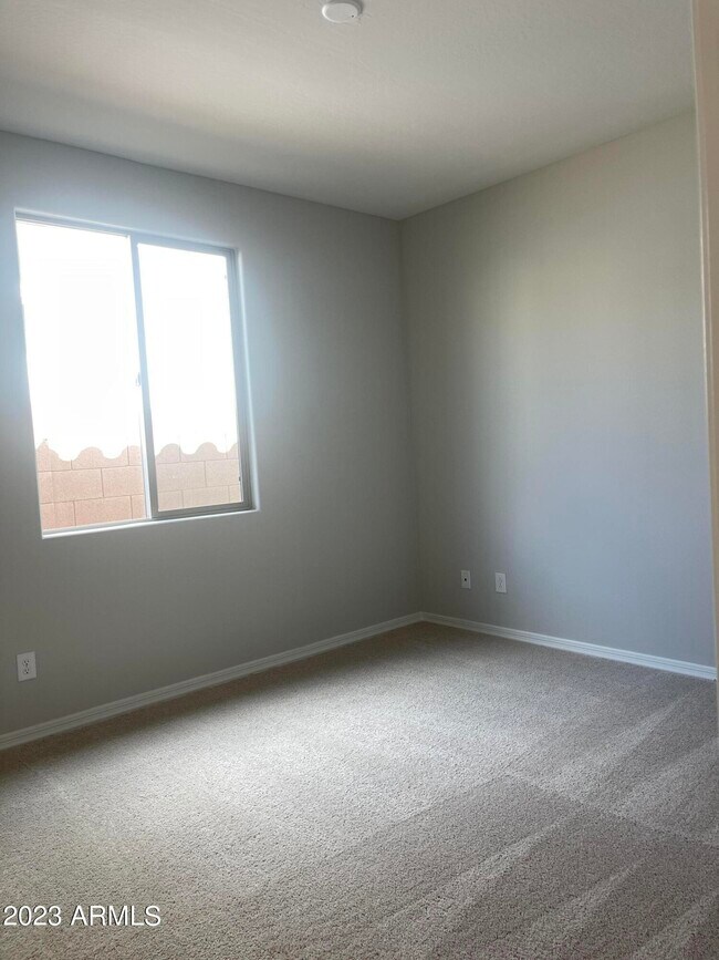 Building Photo - 1561 Sabel Ct