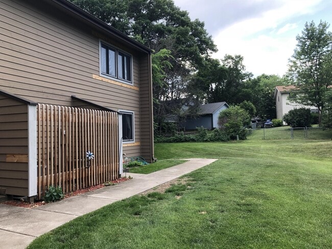 Building Photo - 362 W Eagle Lake Dr