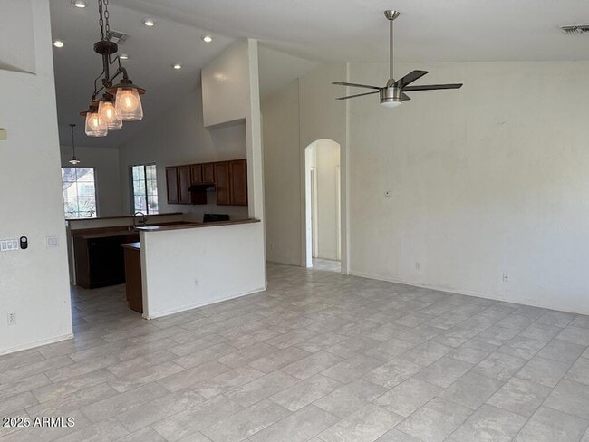 Building Photo - 20915 E Via Del Rancho Rd