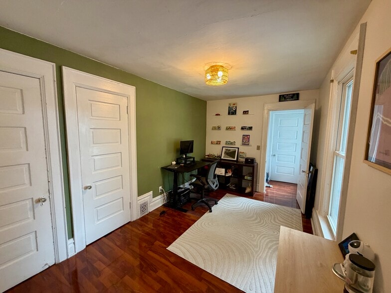 Bedroom 2 - 610 Parkwood St NE