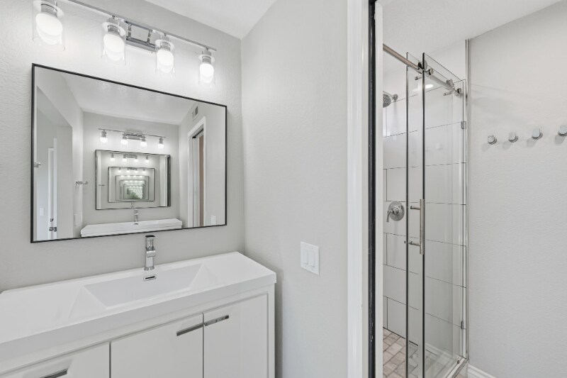 Building Photo - 1727 Avenida Alta Mira