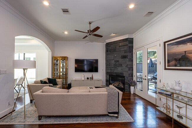 Building Photo - 1409 Indiana St