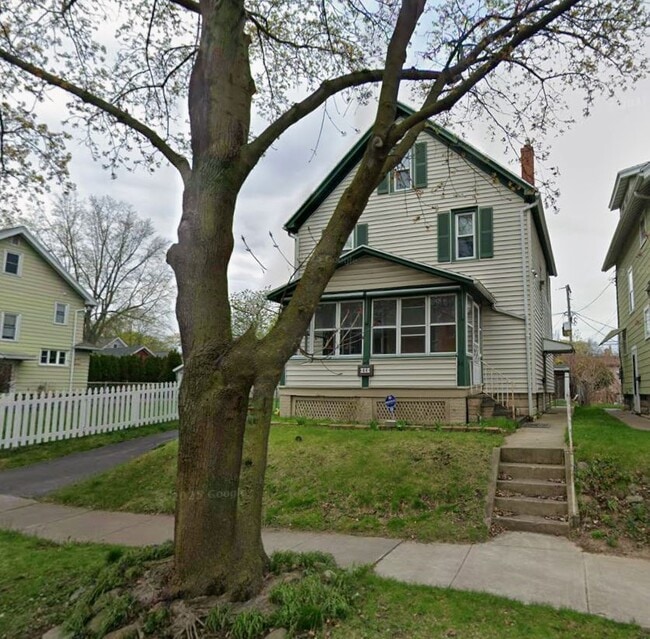 Building Photo - 66 Martinot Ave