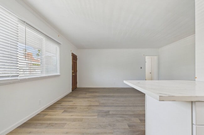 Building Photo - 1102 Idaho Apartments