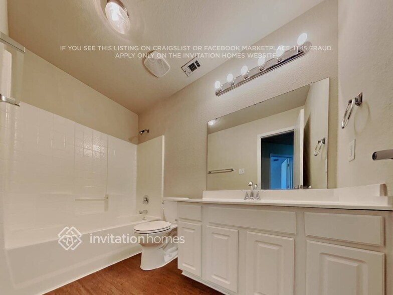 Building Photo - 10404 Hideaway Trail