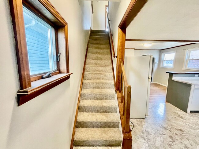 Building Photo - 2 Bed 2 Bath- Beaver Falls PA