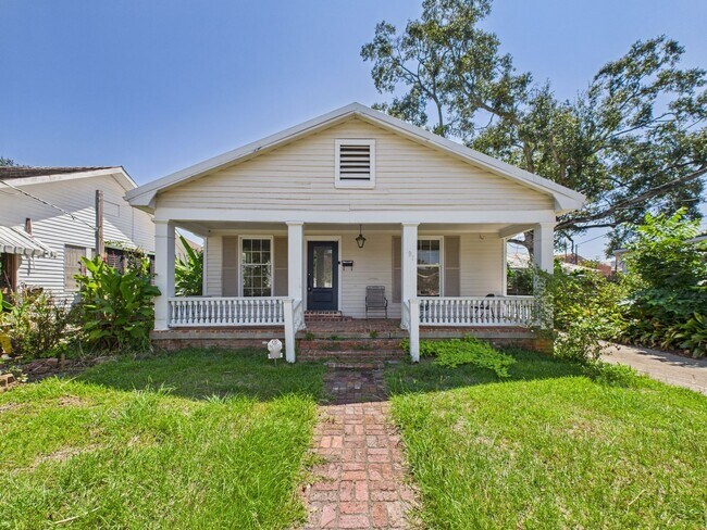 Primary Photo - 3 Bedroom, 1 Bathroom NOW Available!