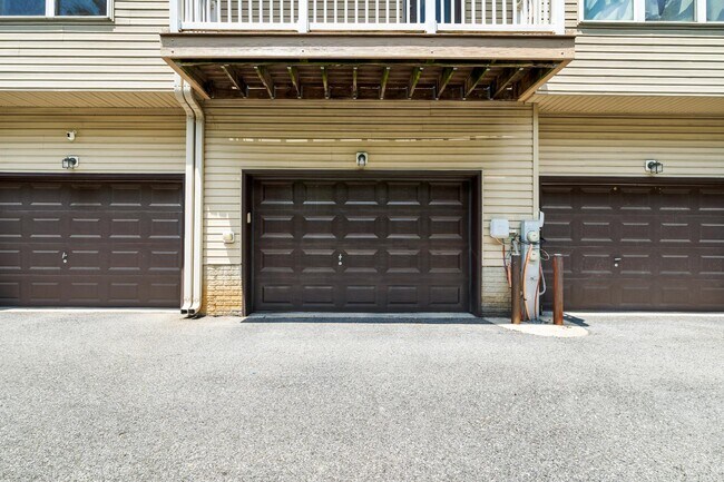 Building Photo - 1424 Trafalgar Ln