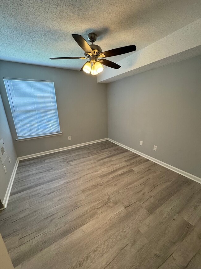 Building Photo - 8546 Hopkins Cir