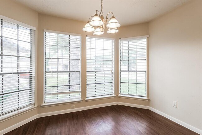 Building Photo - 10538 Waving Fields Dr