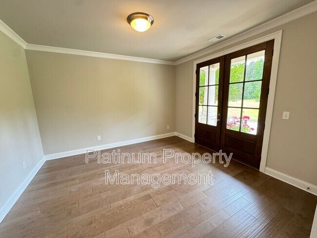 Building Photo - 931 Olmsted Ln