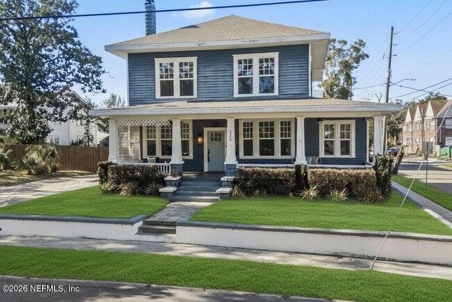 Building Photo - 2843 Oak St