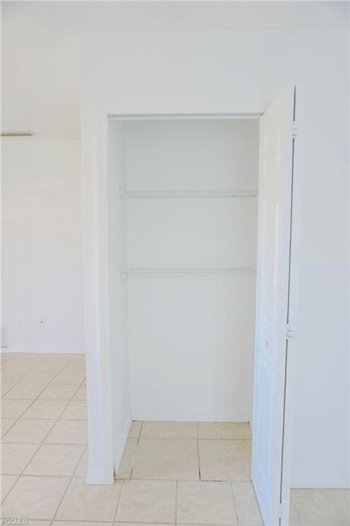 Building Photo - 6004 Deming Ave